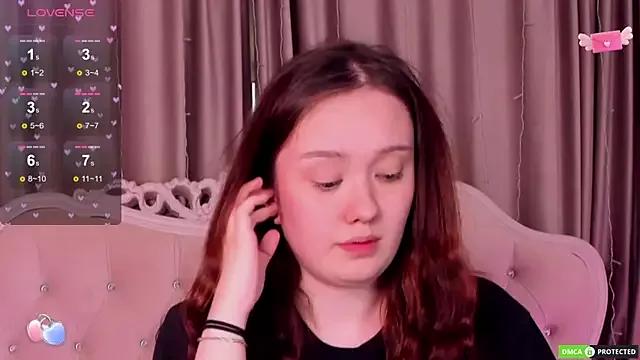 MiriaamWhite from StripChat is Freechat