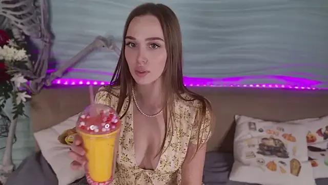 MiyaMeow- from StripChat is Freechat