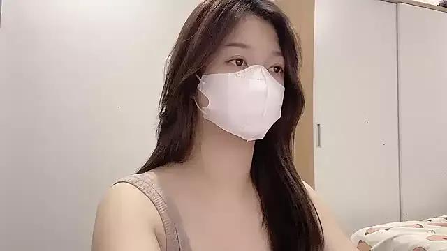 Momo_18 from StripChat is Freechat