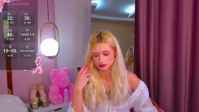 Monica_Leen from StripChat is Freechat