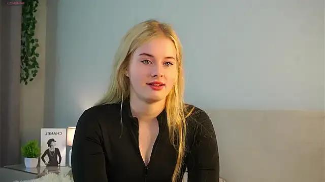 MoriahBorella from StripChat is Freechat
