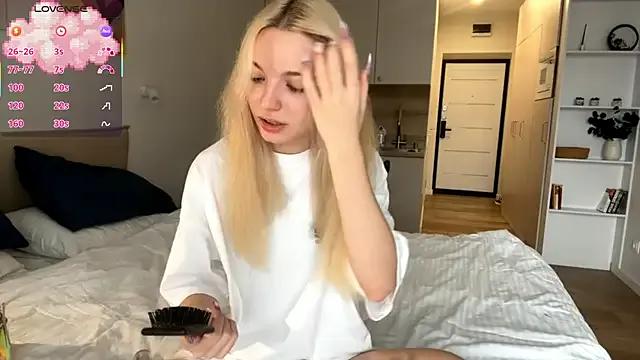 MycuteMolly from StripChat is Freechat