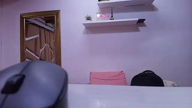 Naia_blessed from StripChat