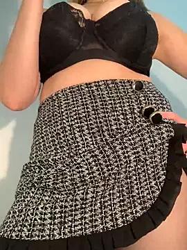 Nayafreaky from StripChat