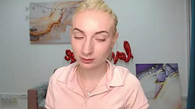 NinaRichiS from StripChat is Freechat