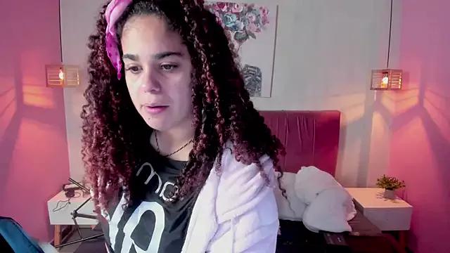 ninna_curly from StripChat