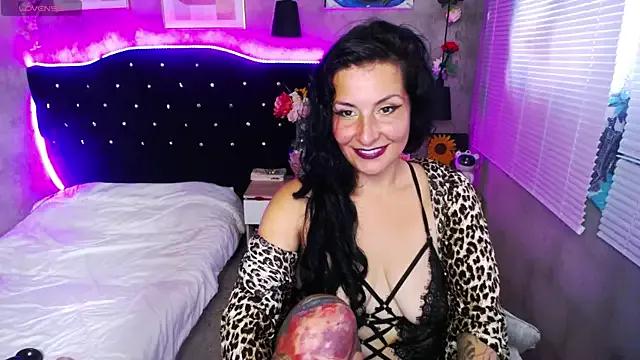 novaloren from StripChat is Freechat
