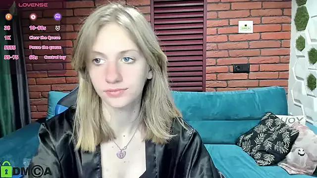 Olisa_fox from StripChat is Freechat