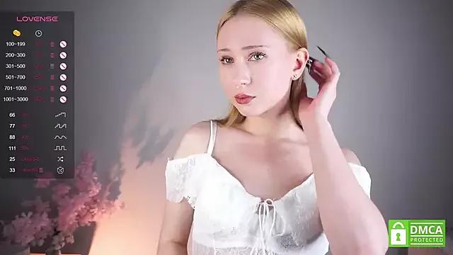 OraCurrington from StripChat is Freechat
