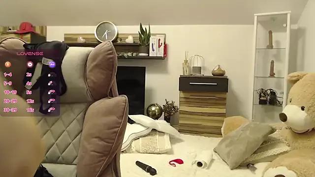 OriannaFox from StripChat is Freechat