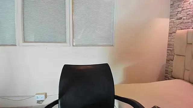 Owenn_17 from StripChat is Freechat