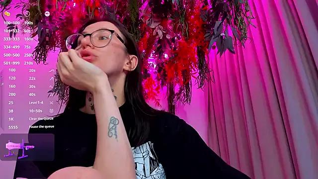 PalmLora from StripChat is Freechat