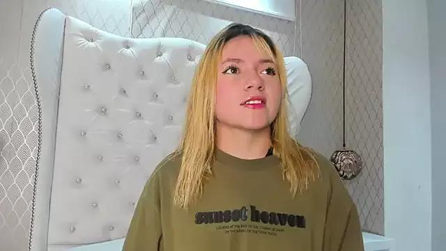 Paulina_darling from StripChat is Freechat