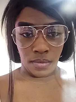 peachbrii from StripChat is Freechat