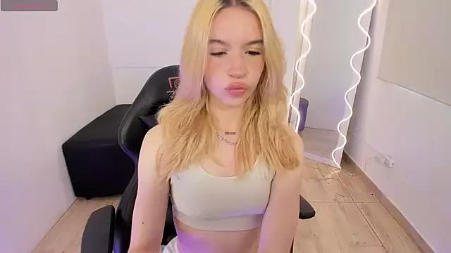 peachh_tay from StripChat is Freechat