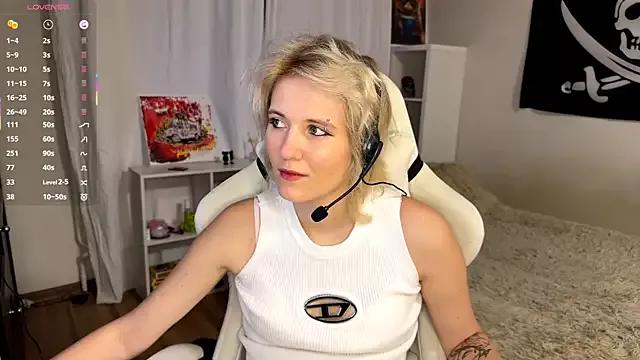 PearlineCallison from StripChat is Freechat