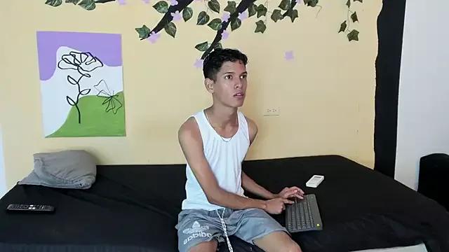 peter_x_x from StripChat is Freechat