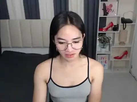PetiteAsianMarianne from StripChat is Freechat