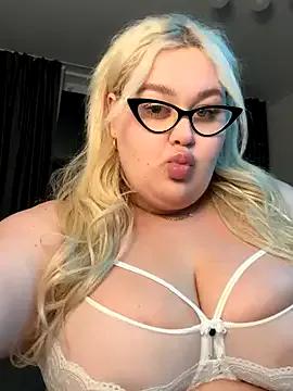 polly_cuteeee from StripChat is Freechat