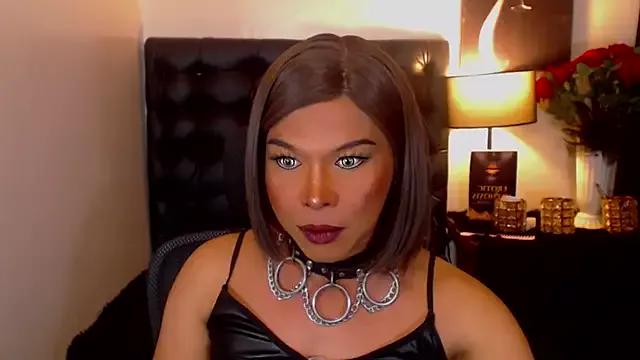 QueenAmandaTs from StripChat is Freechat
