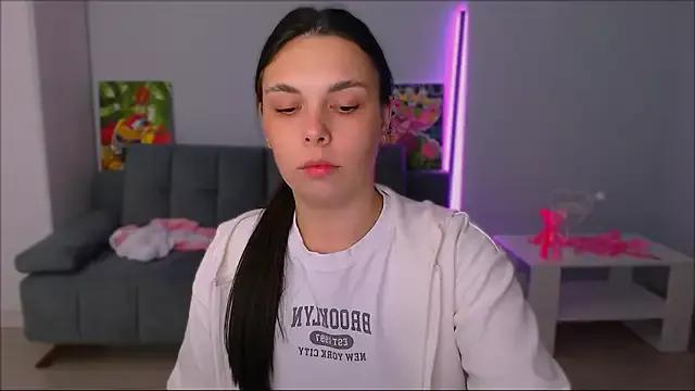 Queenofthesense_ from StripChat