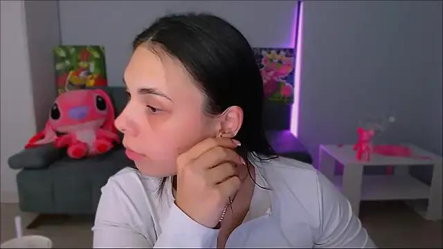 Queenofthesense_ from StripChat