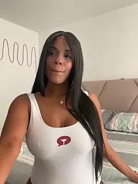 QueenShani from StripChat is Freechat