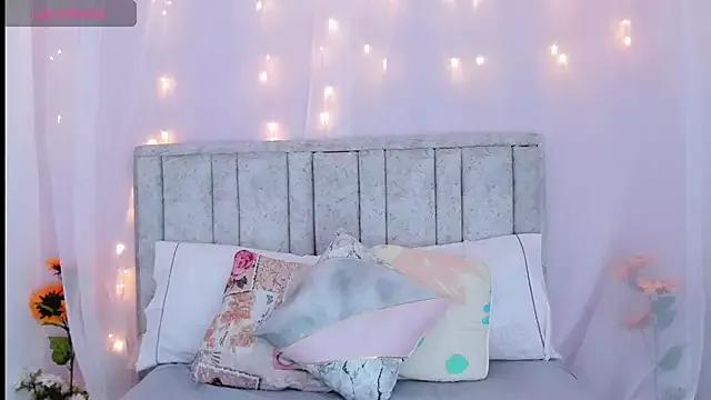 Rachellcooperrr from StripChat is Freechat