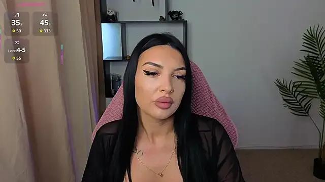 Raven_Ink from StripChat is Freechat