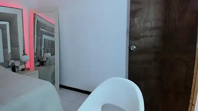 Rihanna_es from StripChat is Freechat