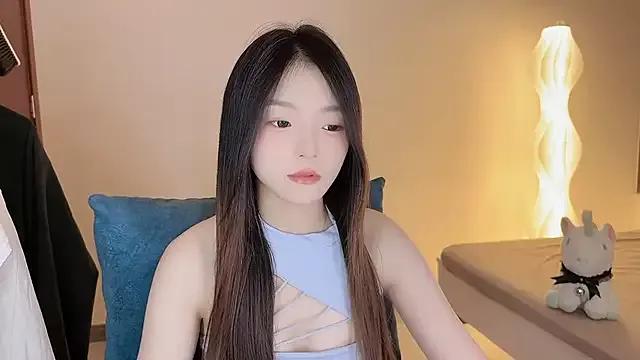 Robin-o3 from StripChat is Freechat