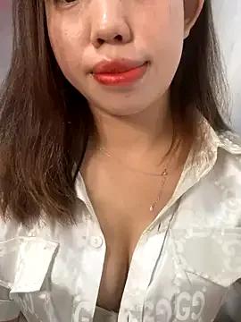 Rose-babyx from StripChat is Freechat