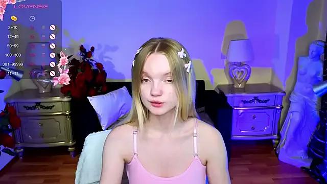 RosesKate from StripChat is Freechat