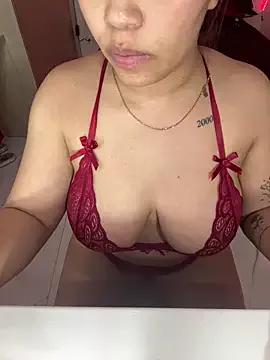 rossyrossell from StripChat is Freechat