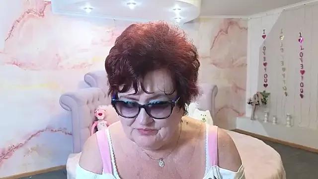 Rovena_Redd from StripChat is Freechat
