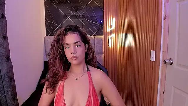 roxanne_dl from StripChat is Freechat