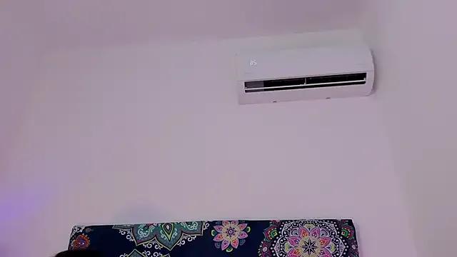 Sabrina_Andrew from StripChat is Freechat
