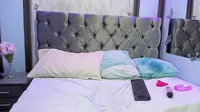 Samantha_Party from StripChat