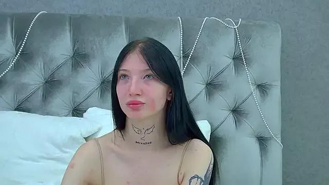 SandraGrants from StripChat is Freechat