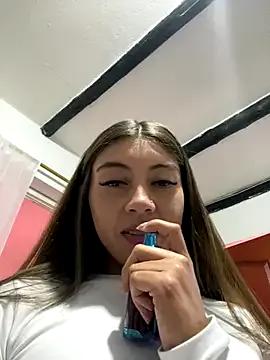 Sara-cooper2 from StripChat is Freechat
