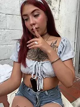 Sara_pink18 from StripChat is Freechat