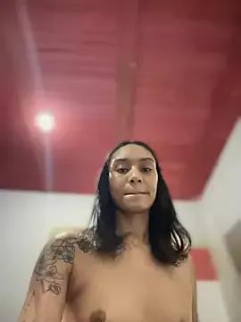 Sarakux from StripChat is Freechat