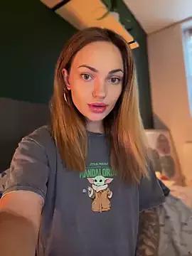 SaraLow from StripChat is Freechat