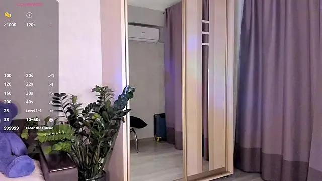 SaraShine_ from StripChat