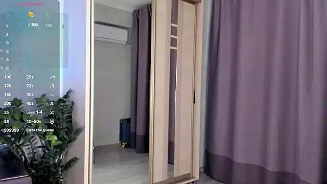 SaraShine_ from StripChat