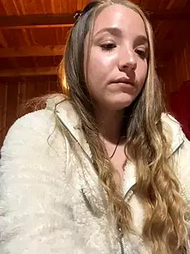 sashapulse from StripChat is Freechat