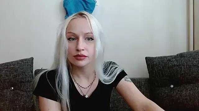 SatinQueen90 from StripChat is Freechat