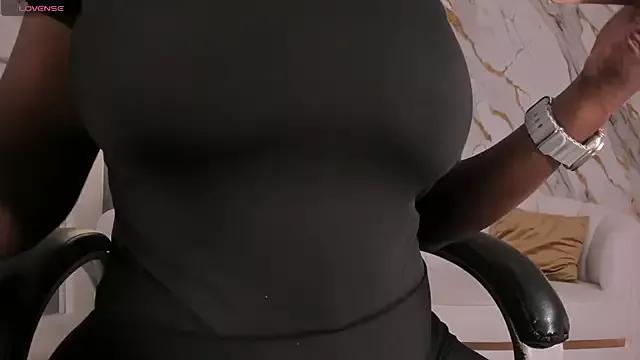 SavannahStorm from StripChat