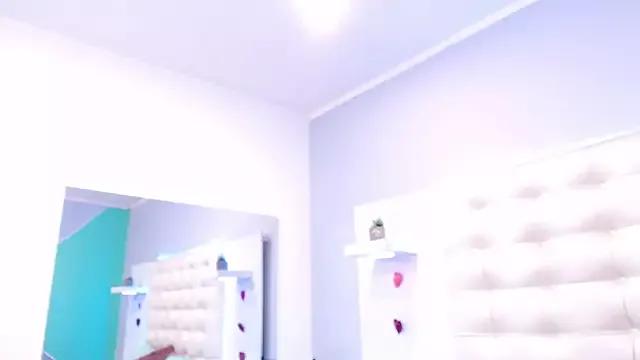 Scarletbigbug from StripChat is Freechat