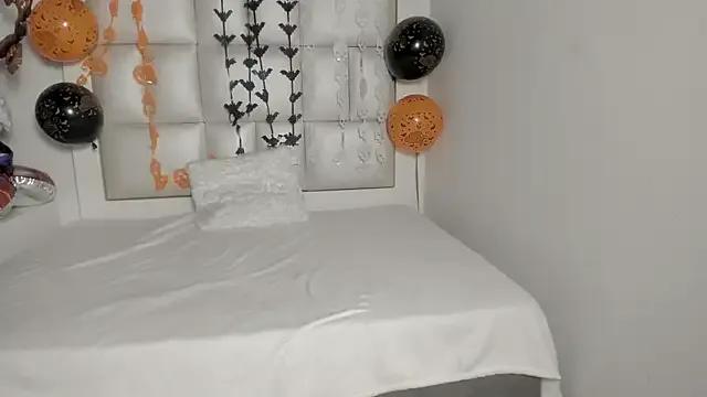 Scarlette_jade from StripChat is Freechat